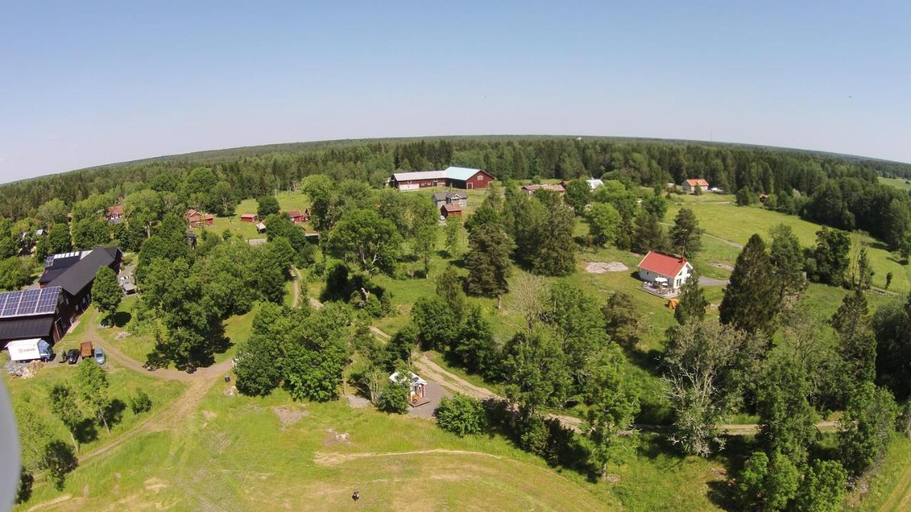 Liten Enklare Klimatsmart Stuga I Roslagen Osthammar Exterior photo